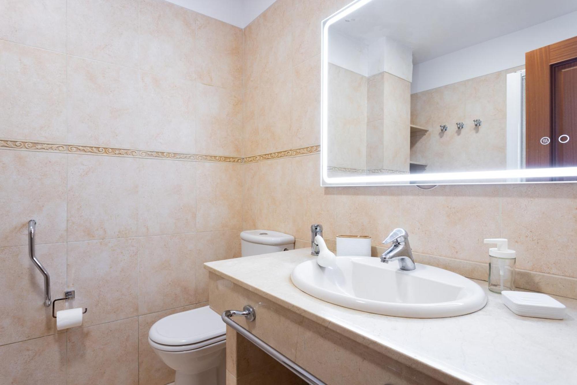 Home2Book Design & Luminous Apt Santa Cruz Center Bagian luar foto